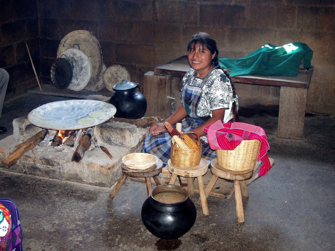 Femme faire les tortillas Mexique